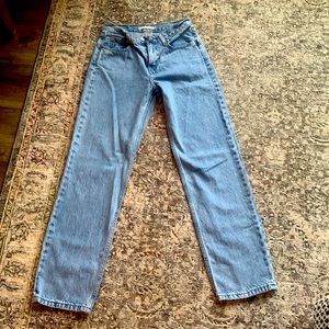 Woman’s Levi Low Pro Straight Jeans
